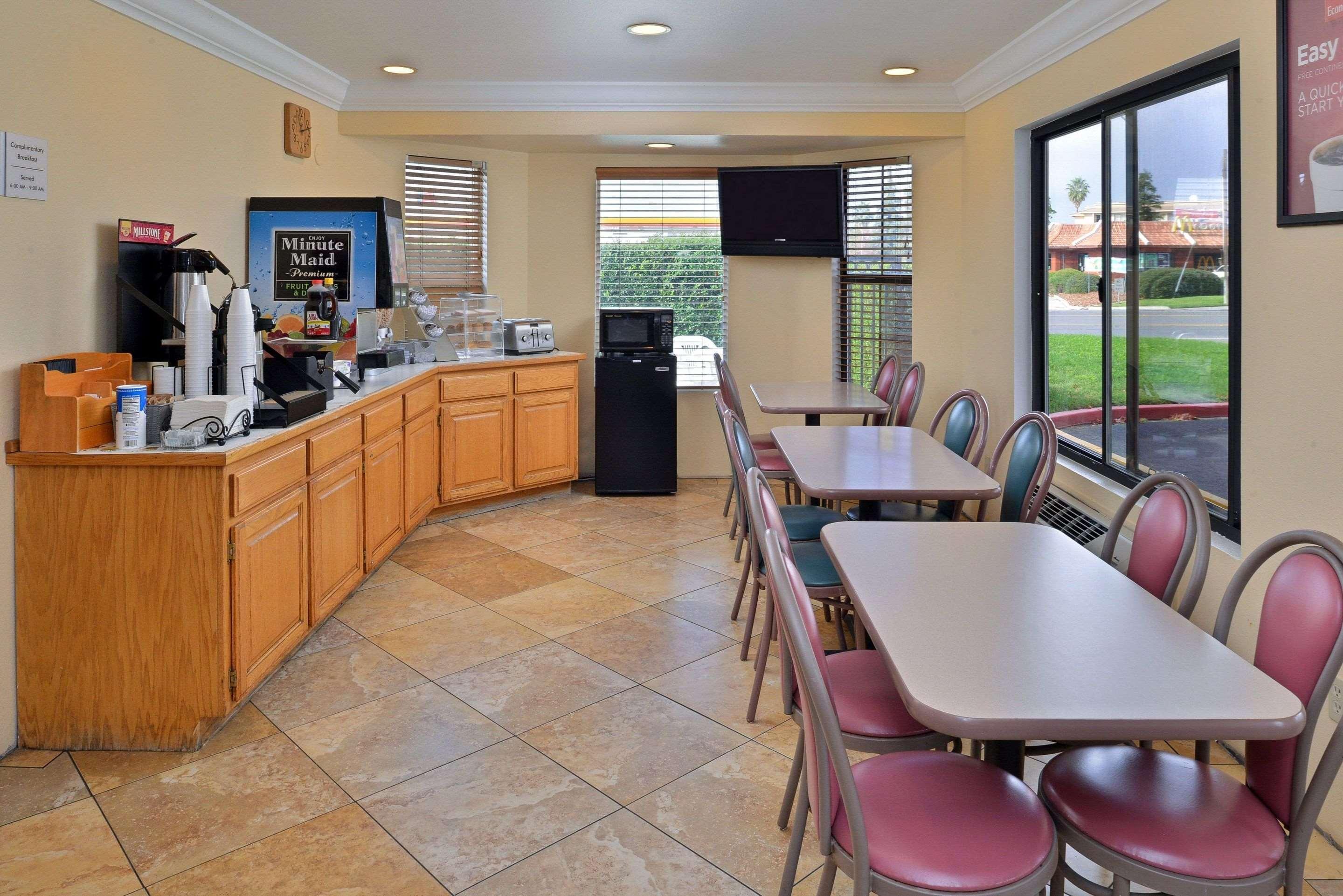 Econo Lodge Inn&Suites Corning Esterno foto